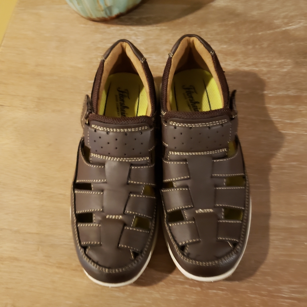 Florsheim Boy's Dark Brown Sandals (Sz 2.5) - Picture 2 of 5
